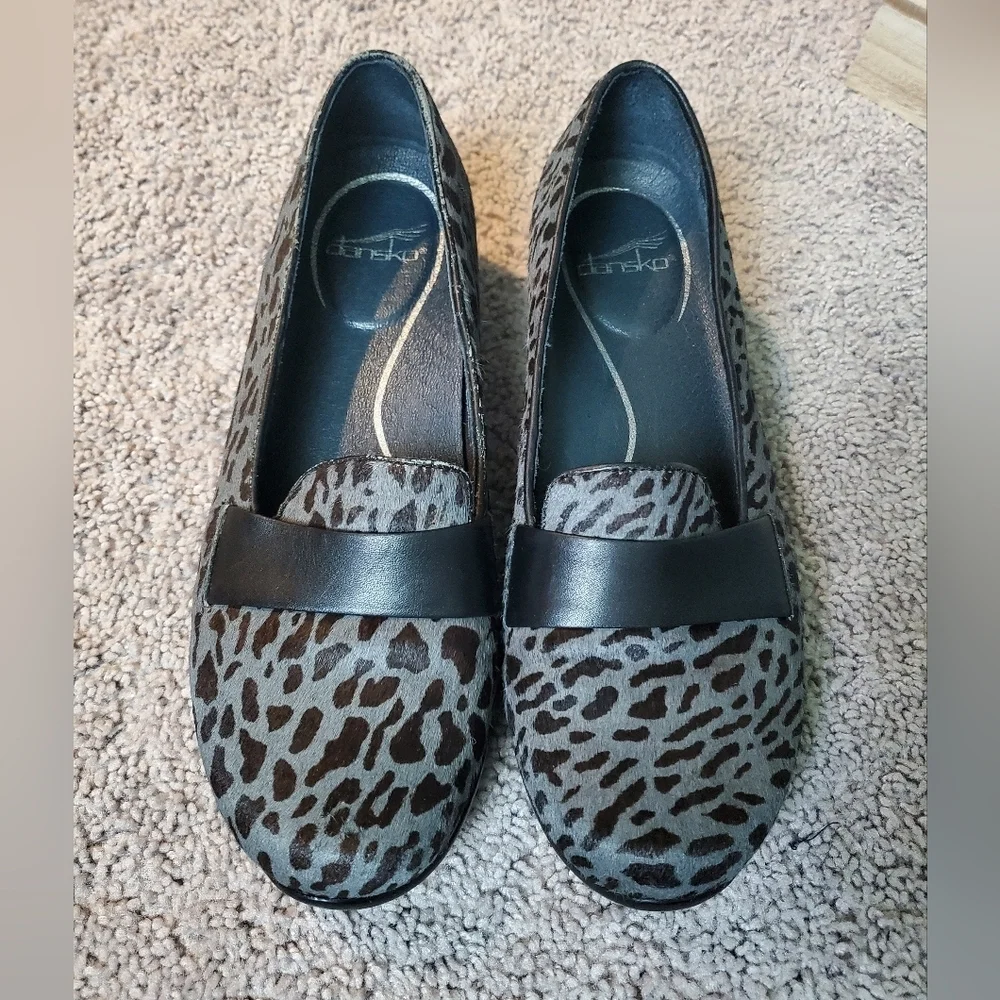 Dansko Women's Animal Print Loafers - Black and Gray Leather Man Made Balance 40